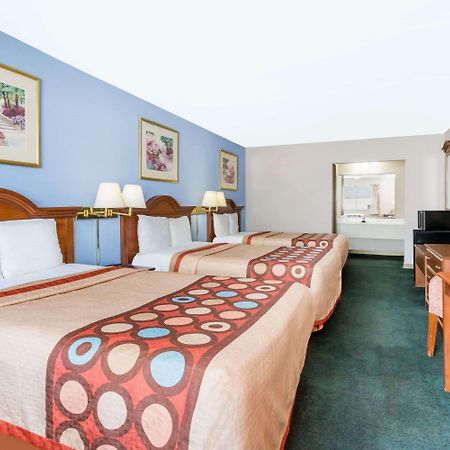 Super 8 By Wyndham Greensboro Luaran gambar