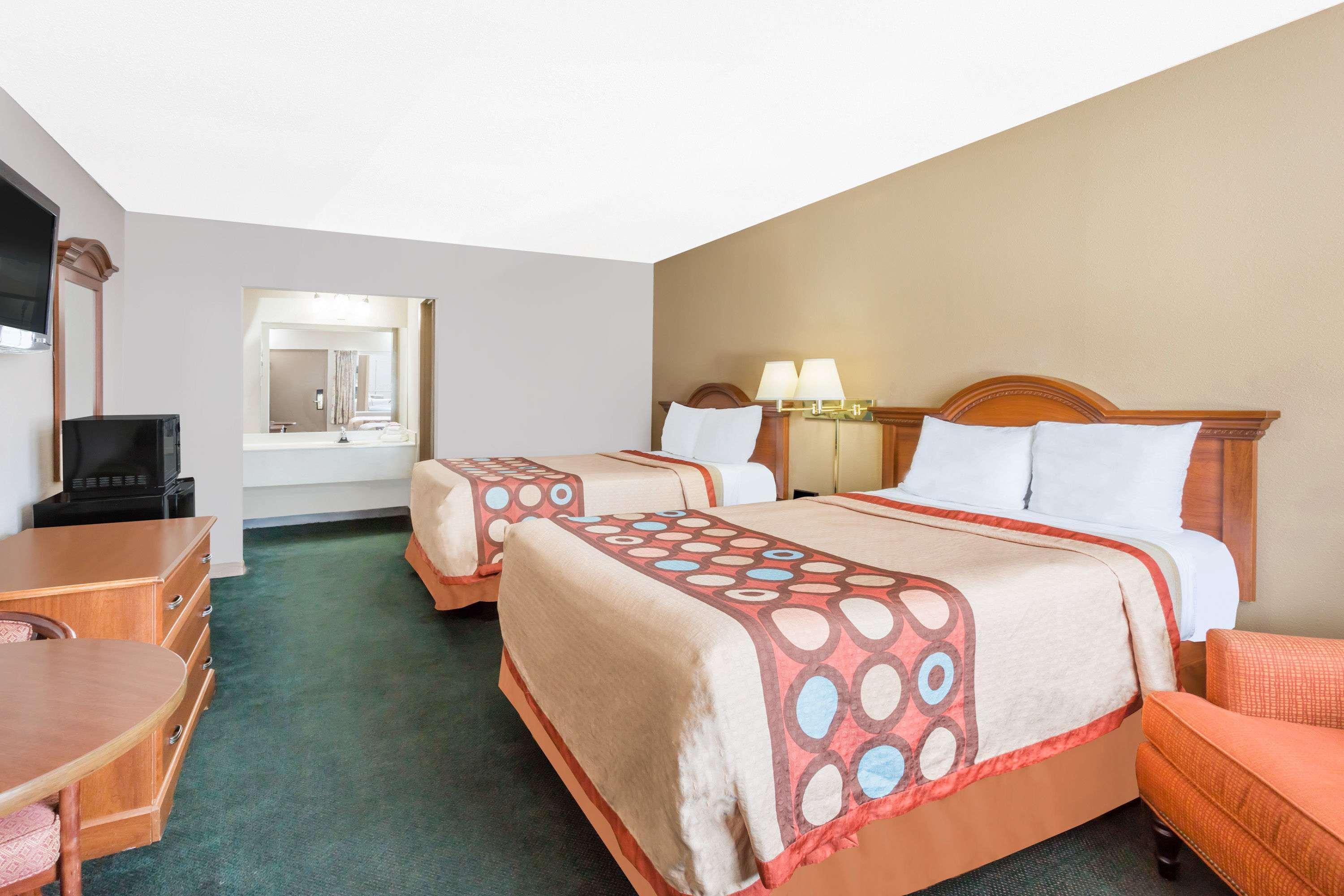 Super 8 By Wyndham Greensboro Luaran gambar