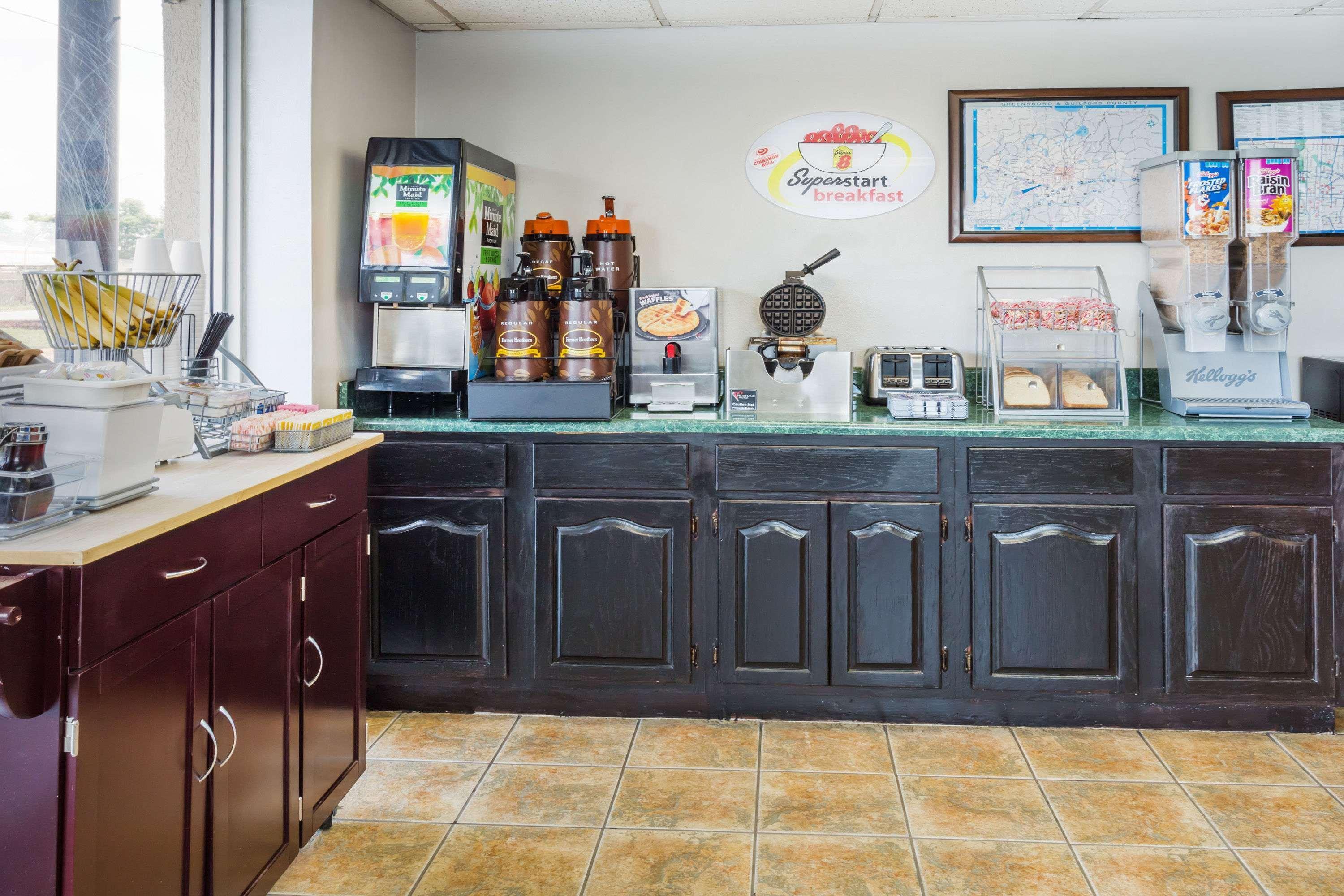 Super 8 By Wyndham Greensboro Luaran gambar