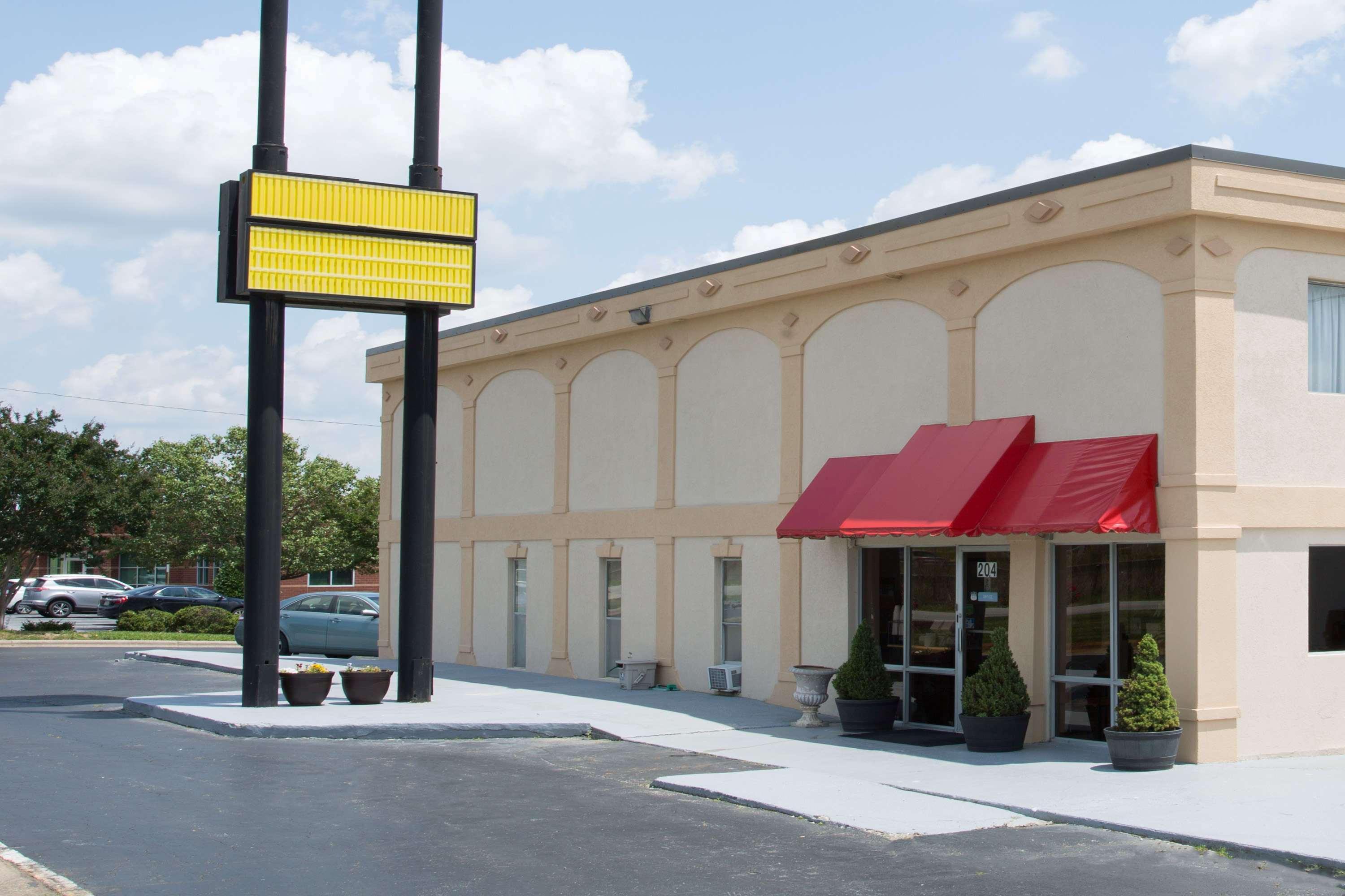 Super 8 By Wyndham Greensboro Luaran gambar
